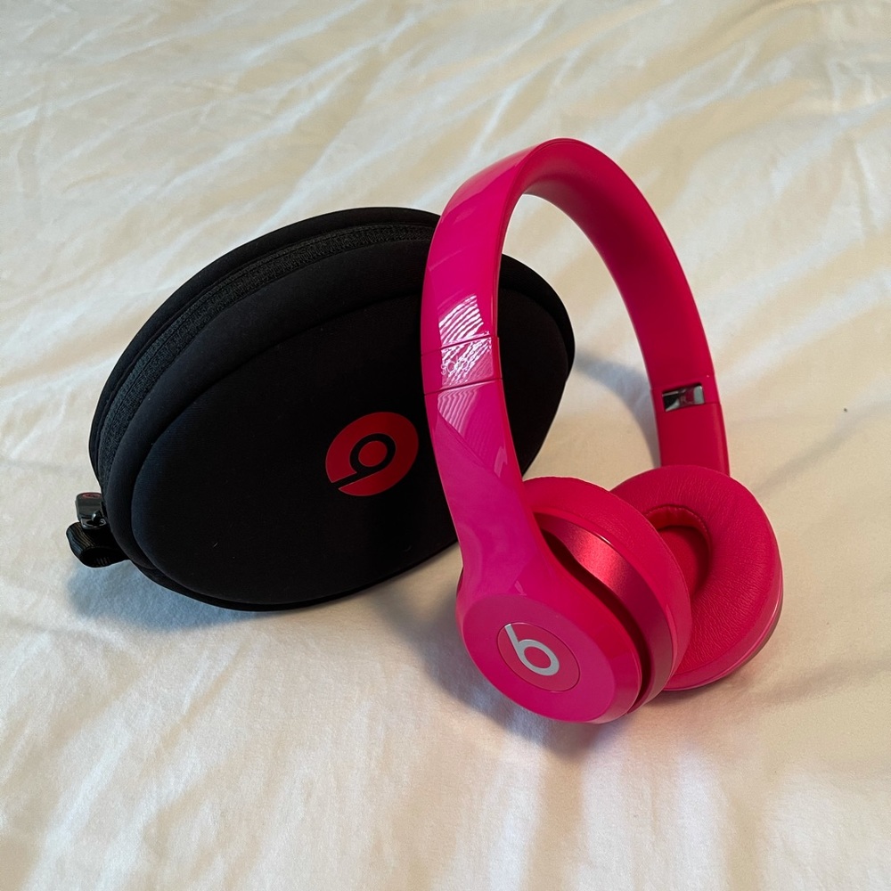 Hot Pink 💕 BEATS Wired Headphones